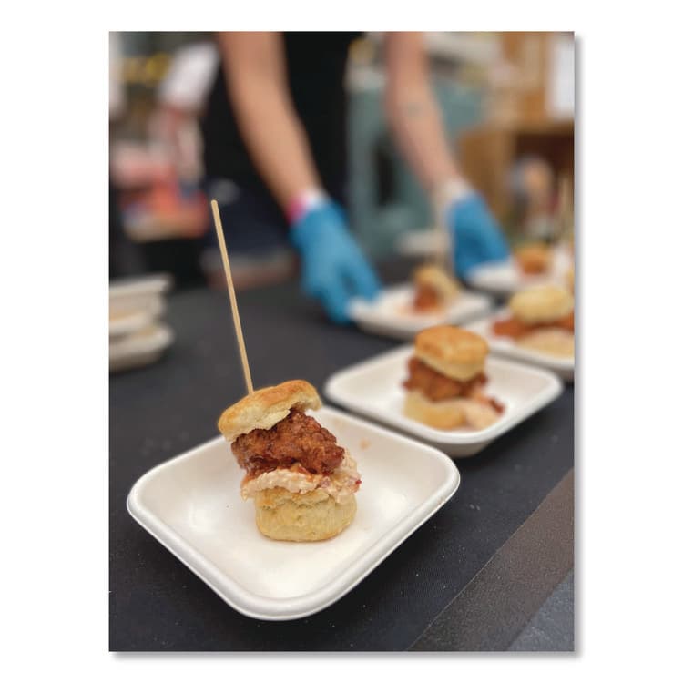 ECO-PRODUCTS,INC. WorldView Renewable Molded Fiber Containers, 10 oz, 5.04 x 5.04 x 1.09, White, 800/Carton (ECOEPSCS5) thumbnail 2