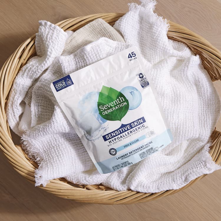 SEVENTH GENERATION Natural Laundry Detergent Packs, Powder, Unscented, 45 Packets/Pack (SEV22977) thumbnail 4