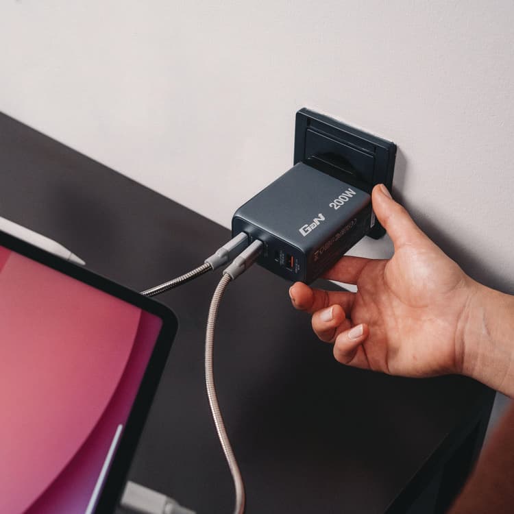 VERBATIM CORPORATION 200 W 4-Port GaN Wall Charger, Black/Gray (VER32204) thumbnail 3