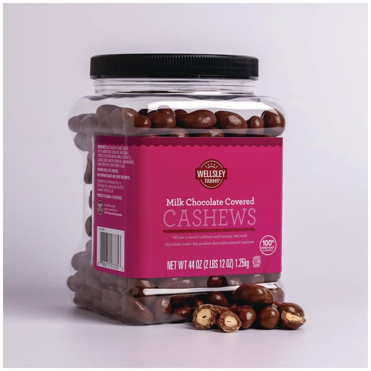 BJS WHOLESALE CLUB Milk Chocolate Covered Cashews, 44 oz Jar (GRR22002346) thumbnail 3