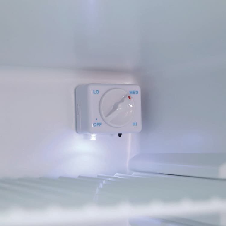 AVANTI 1.7 Cu.Ft Superconductor Compact Refrigerator, Black (AVASAR1701N1B) thumbnail 4