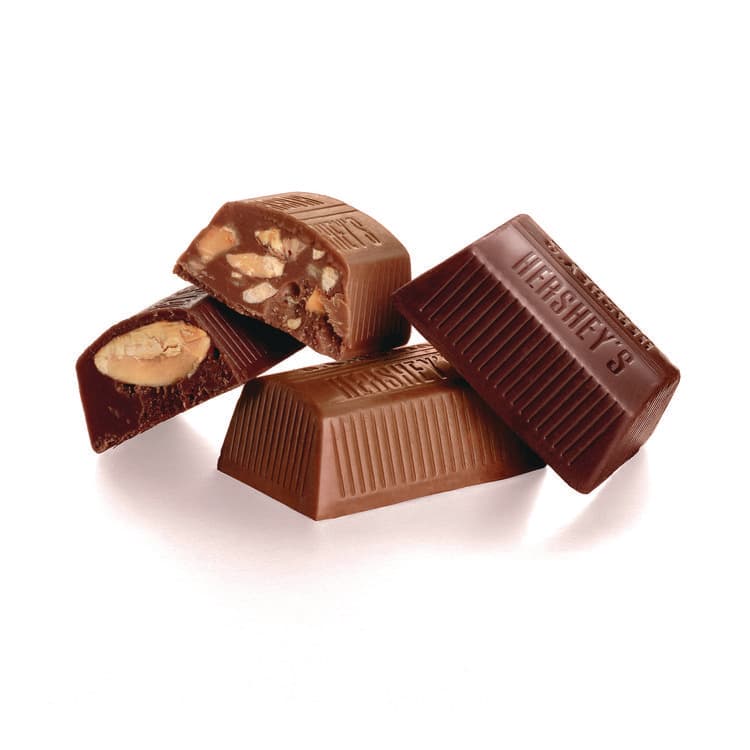 THE HERSHEY COMPANY Nuggets, Party Pack, Assorted, 31.5 oz Bag (HRS2411693) thumbnail 3