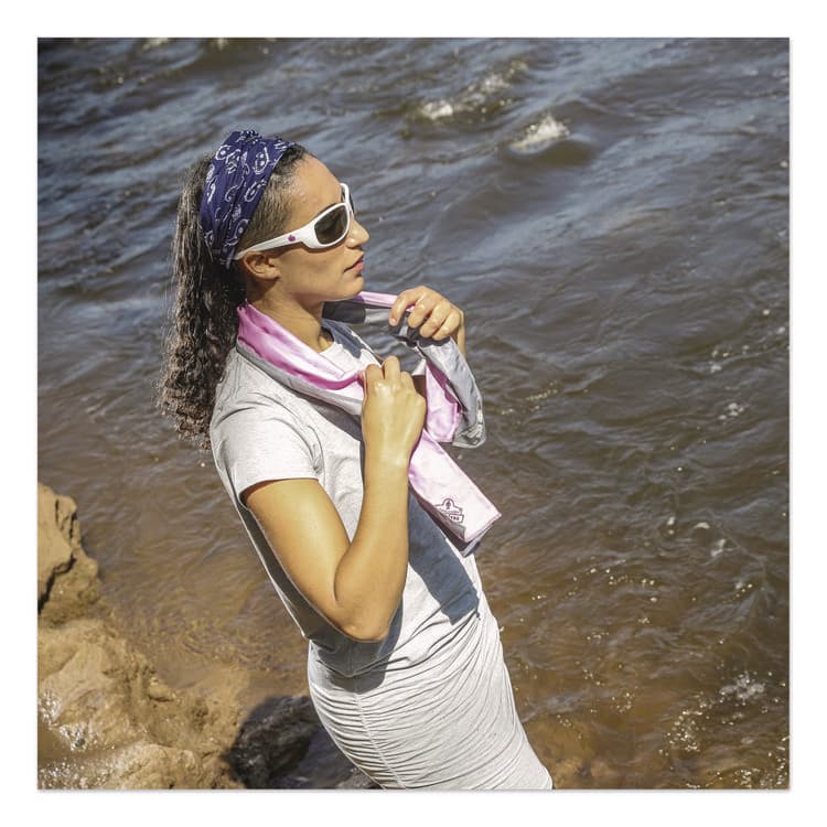 ERGODYNE CORPORATION Chill-Its 6602 Evaporative PVA Cooling Towel, 29.5 x 13, One Size Fits Most, PVA, Pink (EGO12442) thumbnail 3