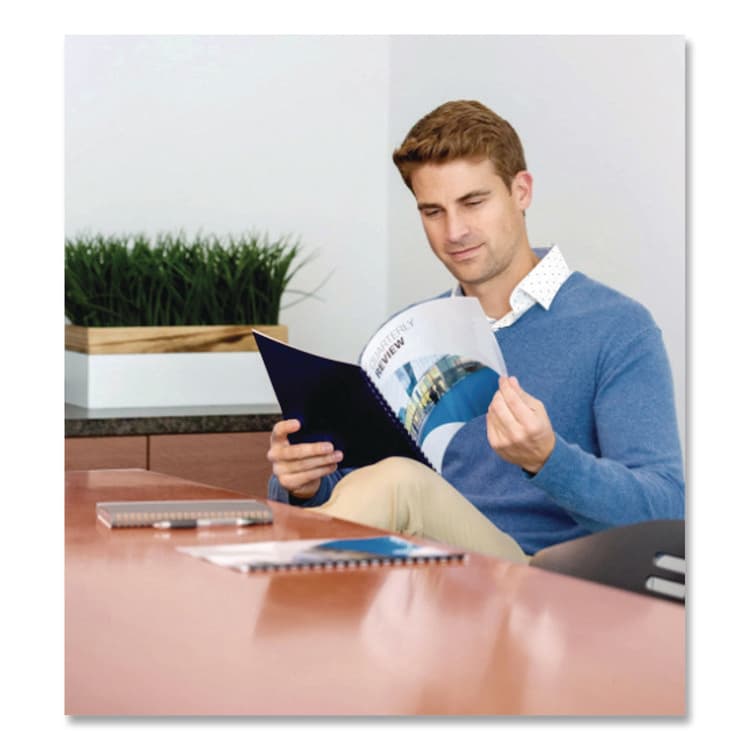 FELLOWES MFG. CO. Futura Oversized Pre-Punched Presentation Covers, Plastic, Round Corners, 11.25 x 8.75, Navy, 25/Pack (FEL5224801) thumbnail 4