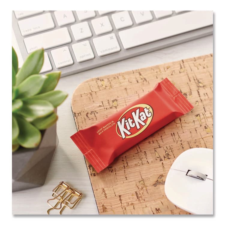 THE HERSHEY COMPANY Snack Size, Crisp Wafers in Milk Chocolate, 20.1 oz Bag (KKT07668EA) thumbnail 4