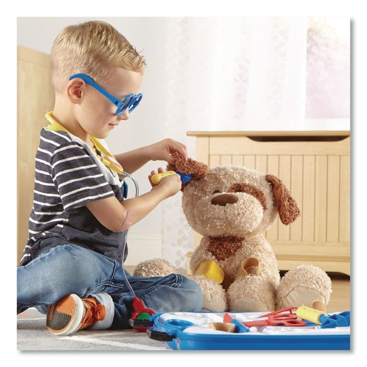 LEARNING RESOURCES Pretend and Play Doctor Set, Ages 3 and Up, 19 Pieces (LRNLER9048) thumbnail 4