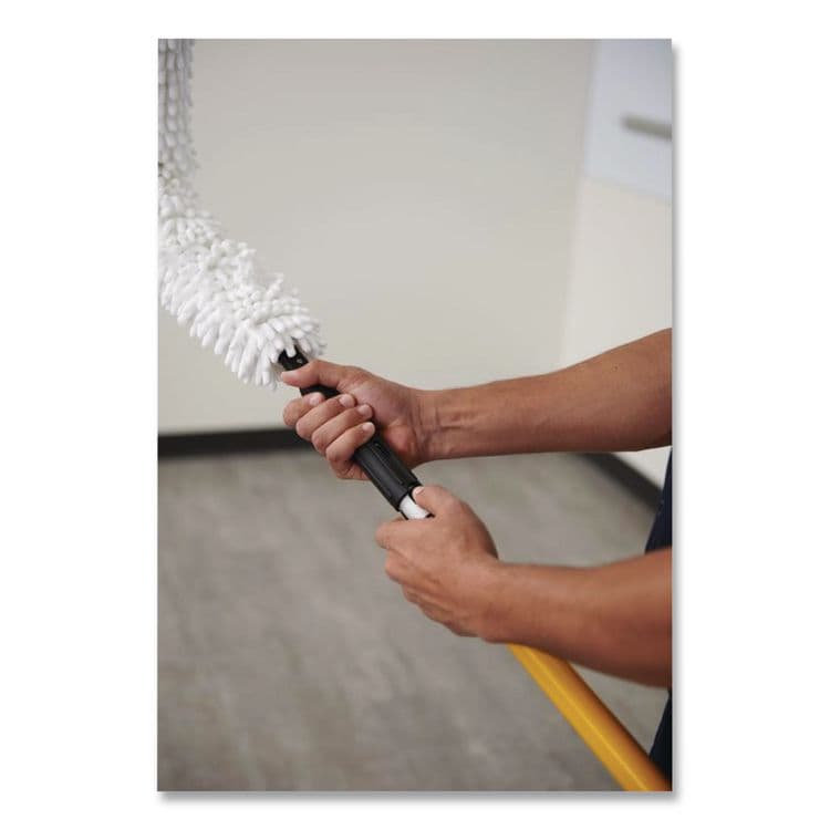 RUBBERMAID COMMERCIAL PROD. HYGEN Quick-Connect Extension Handle, 20" to 40", Yellow/Black (RCPQ745) thumbnail 4