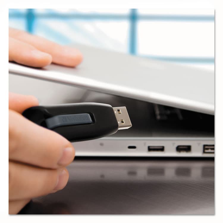 VERBATIM CORPORATION Store 'n' Go V3 USB 3.0 Drive, 16 GB, Black/Gray (VER49172) thumbnail 3