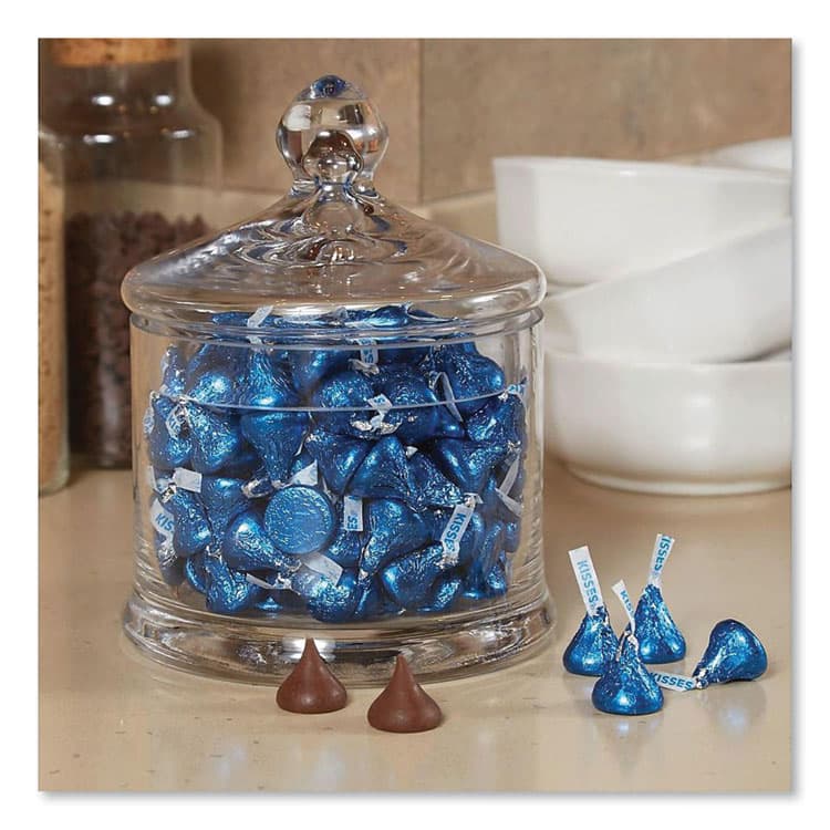 THE HERSHEY COMPANY KISSES, Milk Chocolate, Dark Blue Wrappers, 60 oz Bag (HRS60194) thumbnail 4