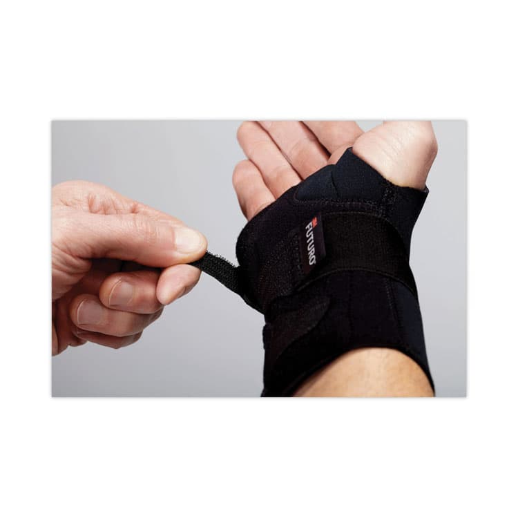 3M/COMMERCIAL TAPE DIV. Energizing Wrist Support, Small/Medium, Fits Right Wrists 5.5" to 6.75", Black, 12/Carton (MMM48400ENCT) thumbnail 3