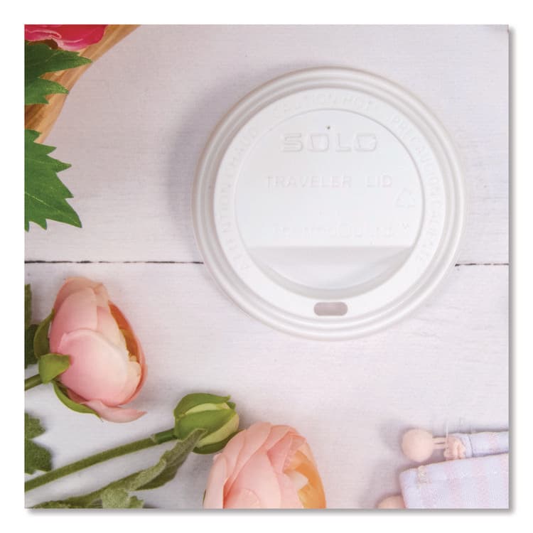 DART Solo Traveler Sip Through Lids for ThermoGuard Hot Cups, Fits 12 oz to 24 oz Hot Cups, Plastic, White, 1,200/Carton (DCCTL1224TG) thumbnail 4