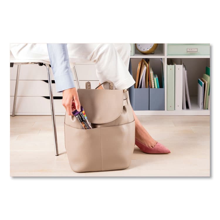 KIND LLC Nuts and Spices Bar, Salted Caramel and Dark Chocolate Nut, 1.4 oz, 12/Pack (KND26961) thumbnail 3