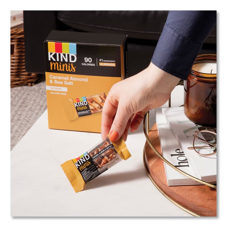 KIND LLC Minis, Caramel Almond Nuts/Sea Salt, 0.7 oz, 10/Pack (KND27960) thumbnail 3