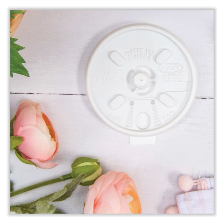 DART Lift n' Lock Plastic Hot Cup Lids, Fits 8 oz Hot Cups, White, 1,000/Carton (DCC8FTL) thumbnail 4