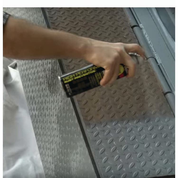 RUST-OLEUM CORPORATION Hard Hat High Performance V2100 System Rust Preventive Enamel Spray Primer, Flat Gray, 15 oz Aerosol Can, 6/Carton (RSTV2182838) thumbnail 3