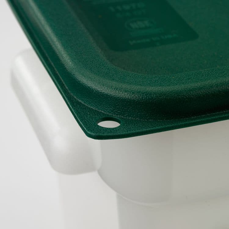 CFS BRANDS Squares Food Storage Container Lid, 7.31 x 7.31 x 0.63, Forest Green, Plastic (CFS1197008) thumbnail 2