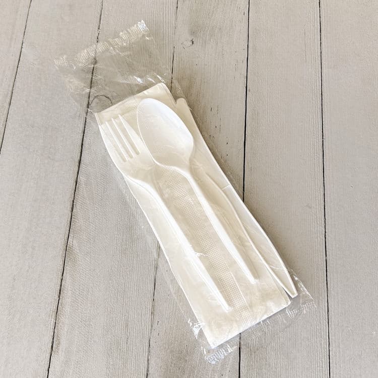 BOARDWALK Four-Piece Polypropylene Cutlery Kit, Mediumweight, Fork/Knife/Napkin/Spoon, Plastic, White, 250/Carton (BWK4COMBOKITPP) thumbnail 3