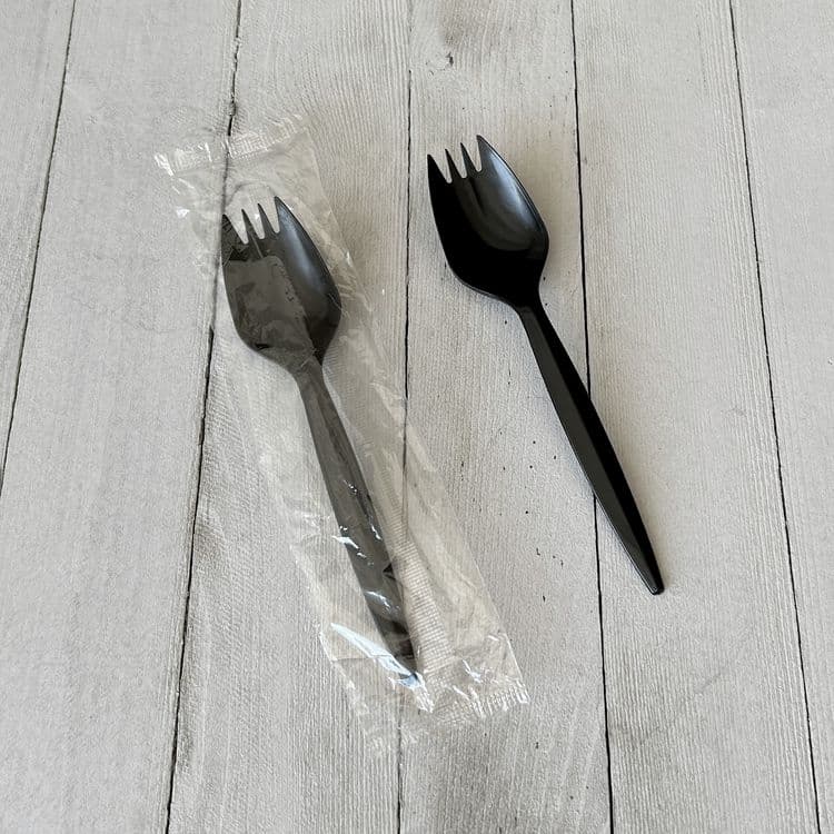 BOARDWALK Mediumweight Wrapped Polypropylene Cutlery, Spork, Plastic, Black, 1,000/Carton (BWKSPORKBLPPIW) thumbnail 3