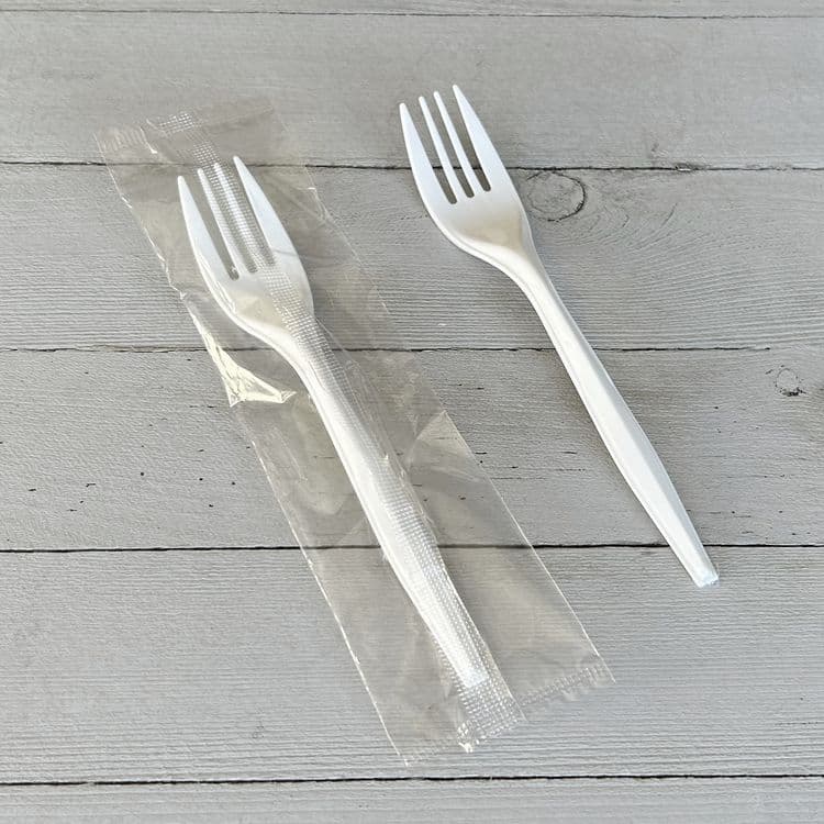 BOARDWALK Mediumweight Wrapped Polypropylene Cutlery, Fork, 5.51", Plastic, White, 1,000/Carton (BWKFORKMWPPIW) thumbnail 3